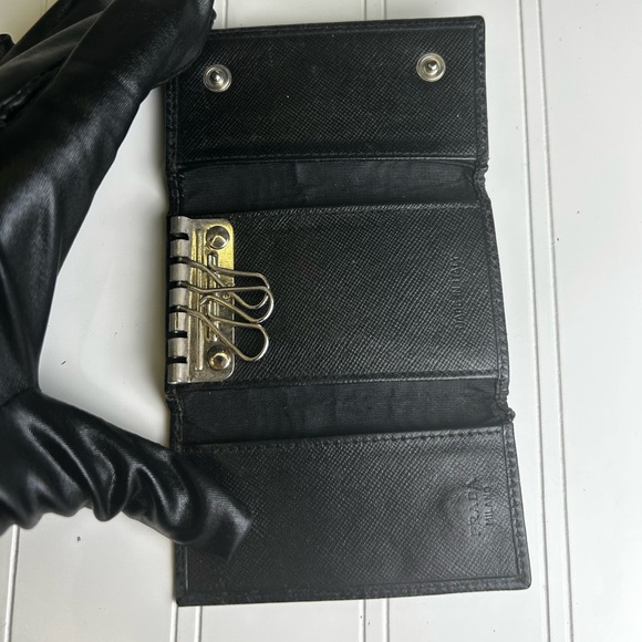 ONE DAY SALE Prada Black Leather 6 Ring Key Holder Wallet Purse - Picture 8 of 12